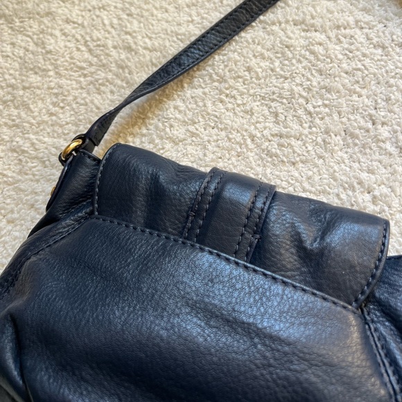 MICHAEL Michael Kors Charlton Leather Crossbody Bag - Picture 9 of 12